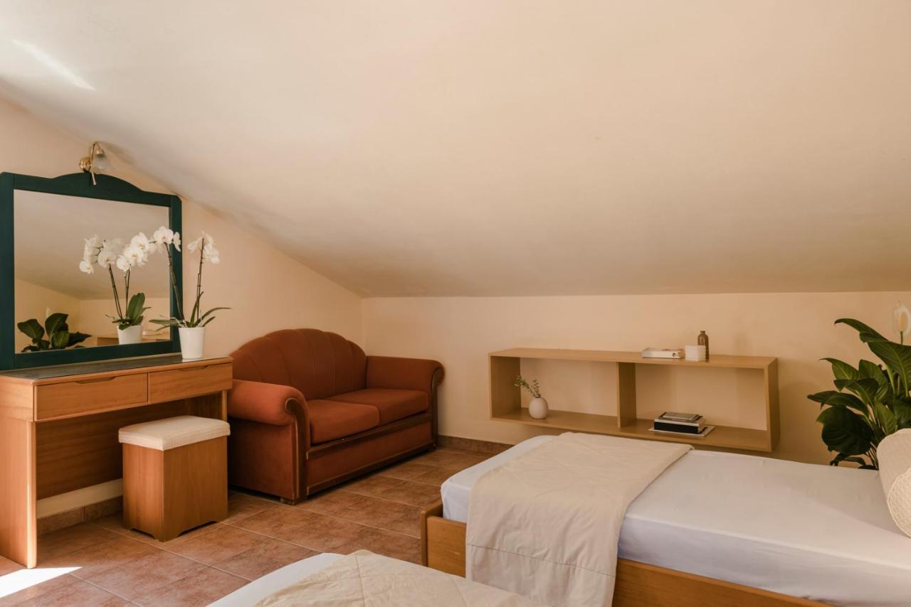 Valledi Village Hotel Kými Eksteriør bilde