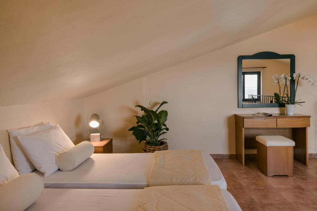Valledi Village Hotel Kými Eksteriør bilde